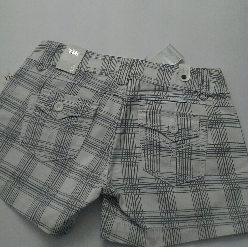 NWT YMI Gray And White Plaid Shorts Size 3 - Picture 3 of 3